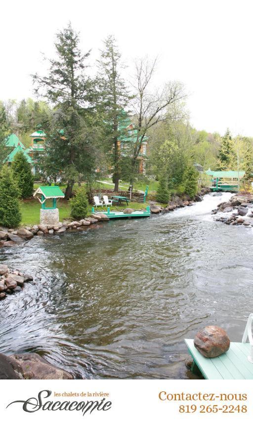 Вилла Chalets De La Riviere Sacacomie Сент-Алексис-де-Мон Экстерьер фото