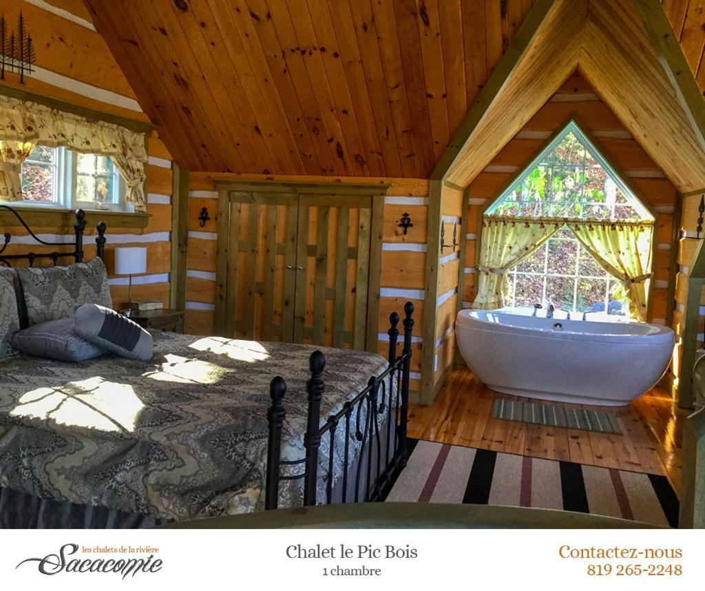 Вилла Chalets De La Riviere Sacacomie Сент-Алексис-де-Мон Экстерьер фото