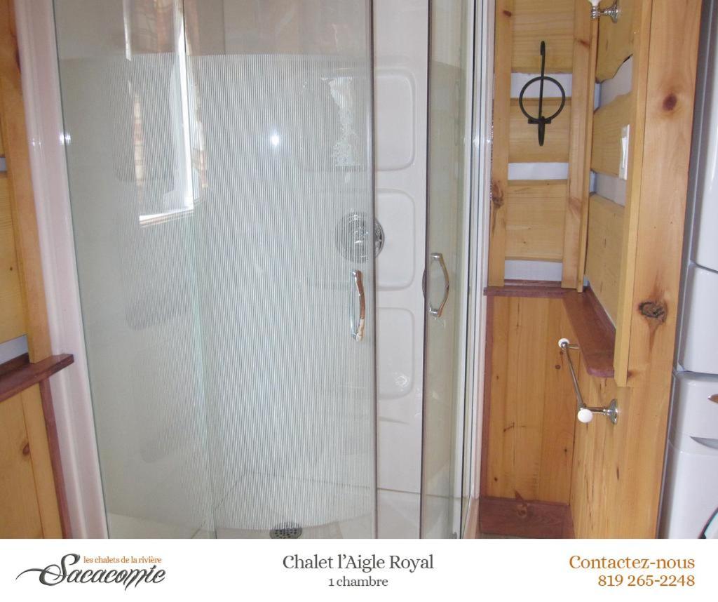 Вилла Chalets De La Riviere Sacacomie Сент-Алексис-де-Мон Экстерьер фото